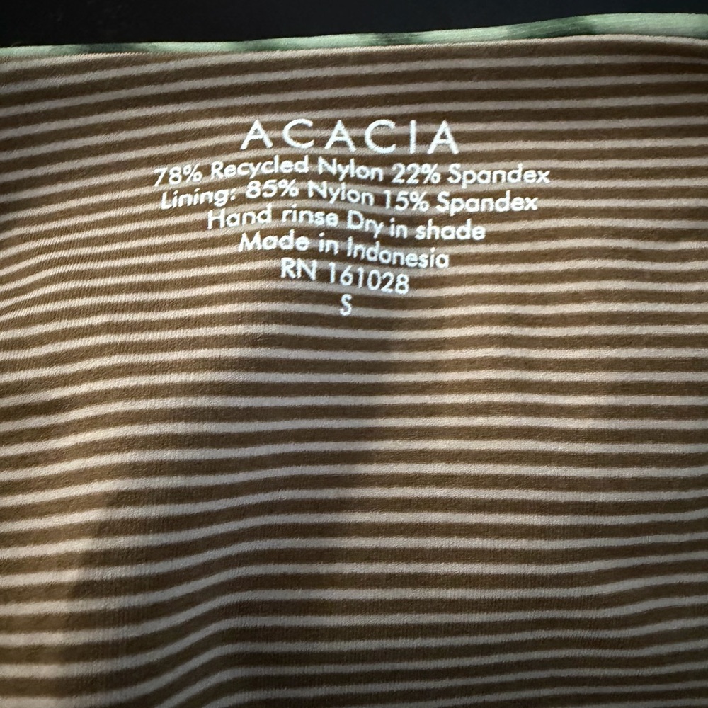 Acacia Savannah Rhodes Top(M) and Duke Bottoms (S) - Picture 4 of 5